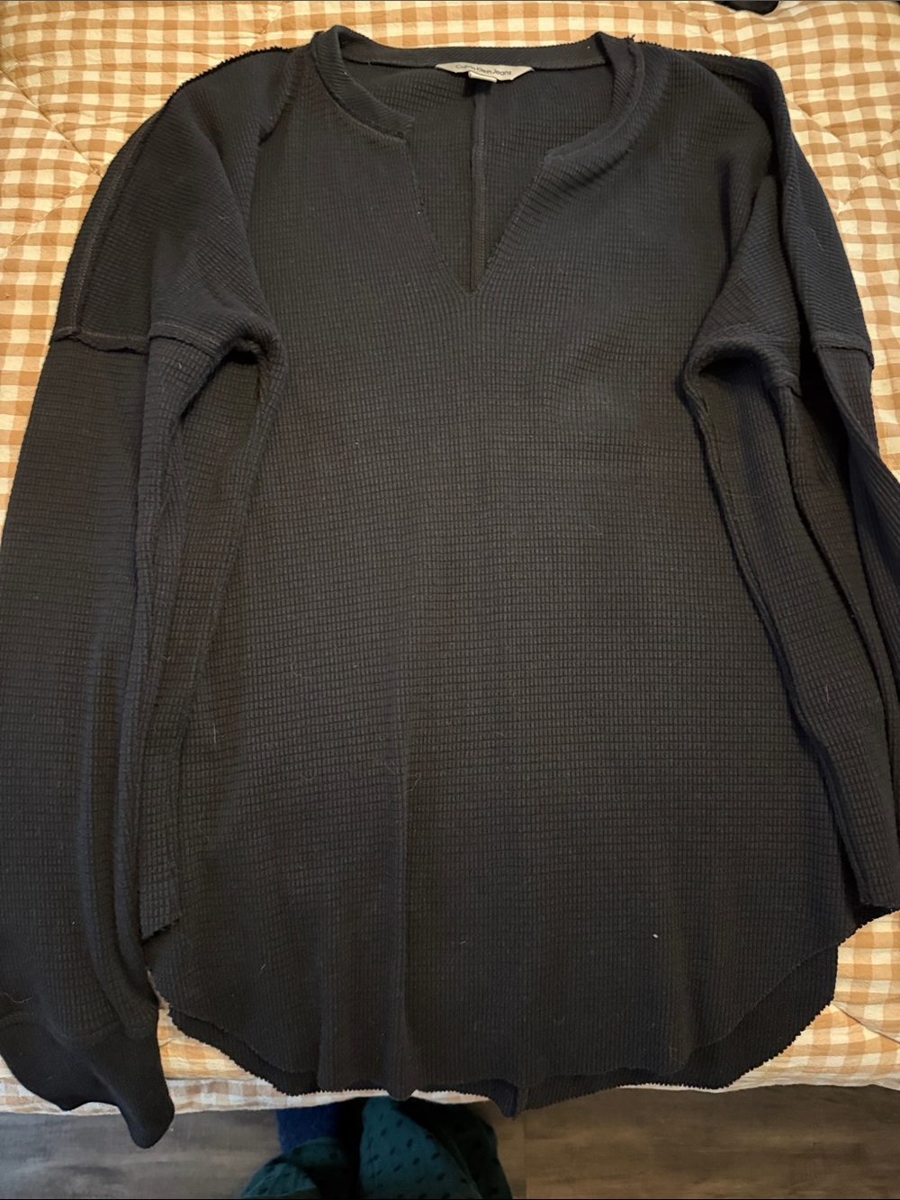Women’s Black Waffle-Knit Pullover Sweater